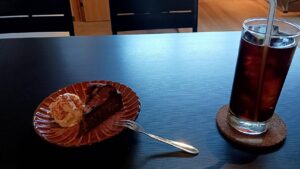 カフェは朝イチに行く